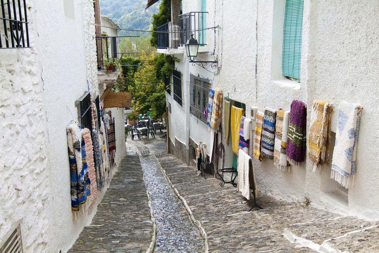 Los Pueblos Blancos De Granada Que Se Asientan En Las Alpujarras los-pueblos-blancos-de-granada-que-se-asientan-en-las-alpujarras
