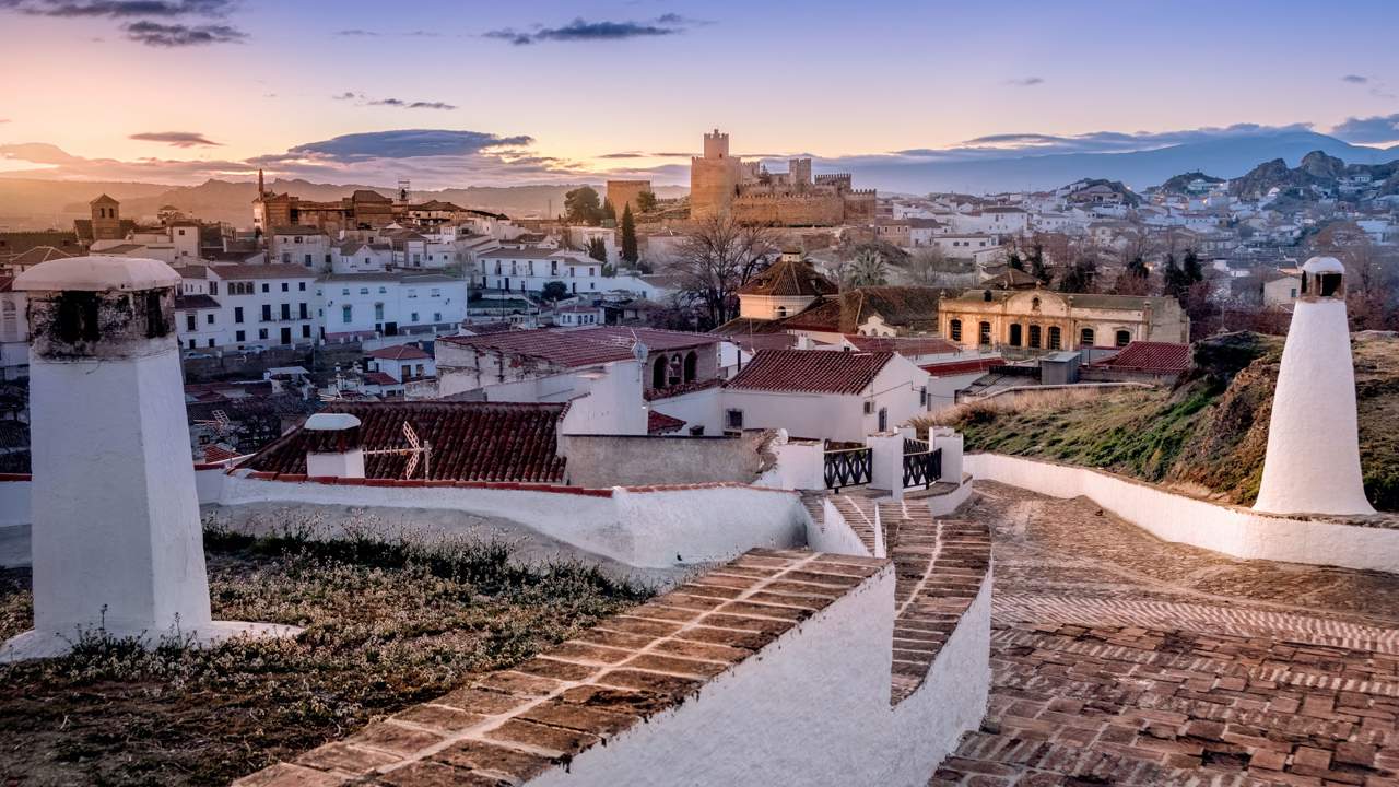 Blancos, medievales o montañosos: los pueblos más bonitos de Granada