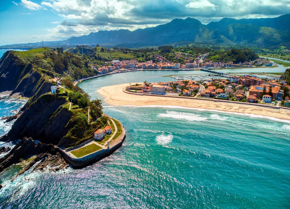 Cuevas Del Agua El Curioso Pueblo De Asturias Al Que Se Accede Por Una cuevas-del-agua-el-curioso-pueblo-de-asturias-al-que-se-accede-por-una