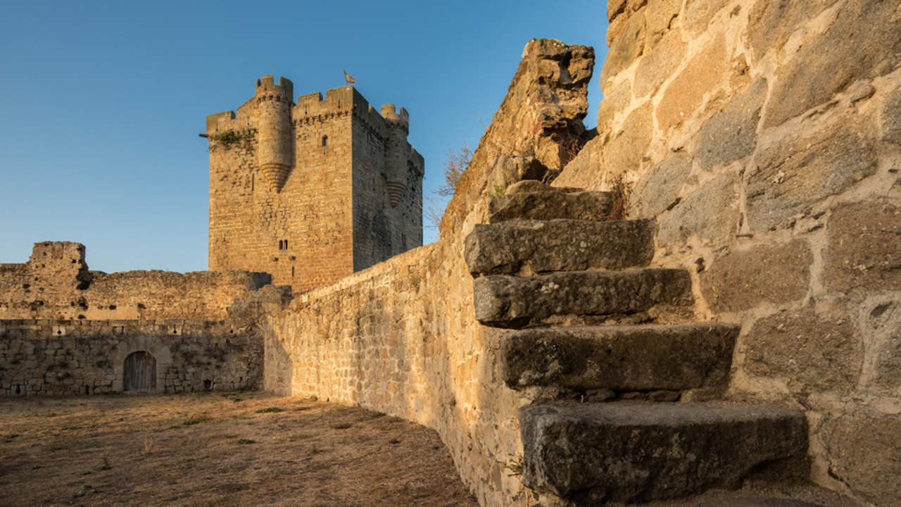 Los castillos más imponentes de Salamanca para viajar entre leyendas y piedras
