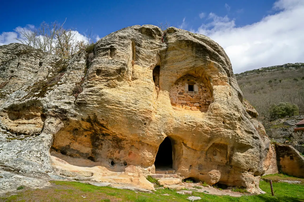 La Capadocia De Cantabria Repleta De Iglesias Rupestres la-capadocia-de-cantabria-repleta-de-iglesias-rupestres
