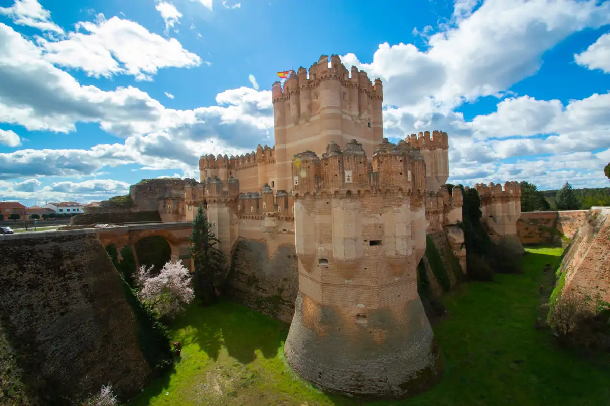 dónde está el castillo de coca
