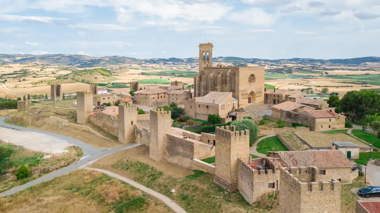 artajona-epueblo-con-la-fortificaci-n-medieval-mejor-conservada-de