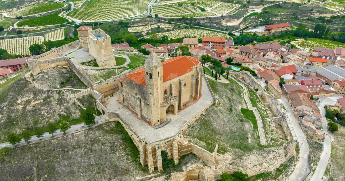 El pueblo riojano donde apareció un lagar del siglo XII bajo las ruinas del castillo 2 san vicente de la