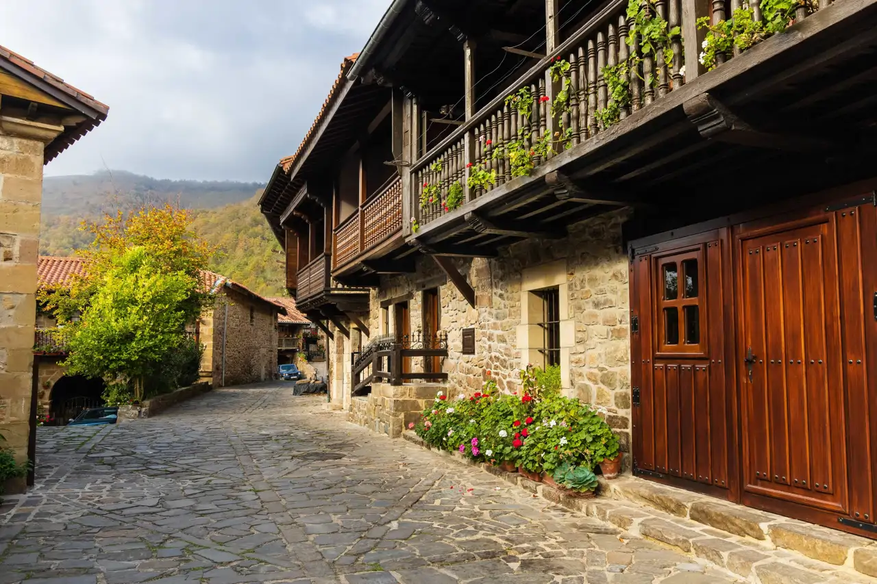 El pueblo medieval de Cantabria sin coches 