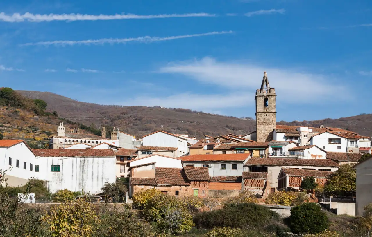 El pueblo de Extremadura declarado conjunto Histórico-Artístico que alberga  una historia de amor prohibido: 