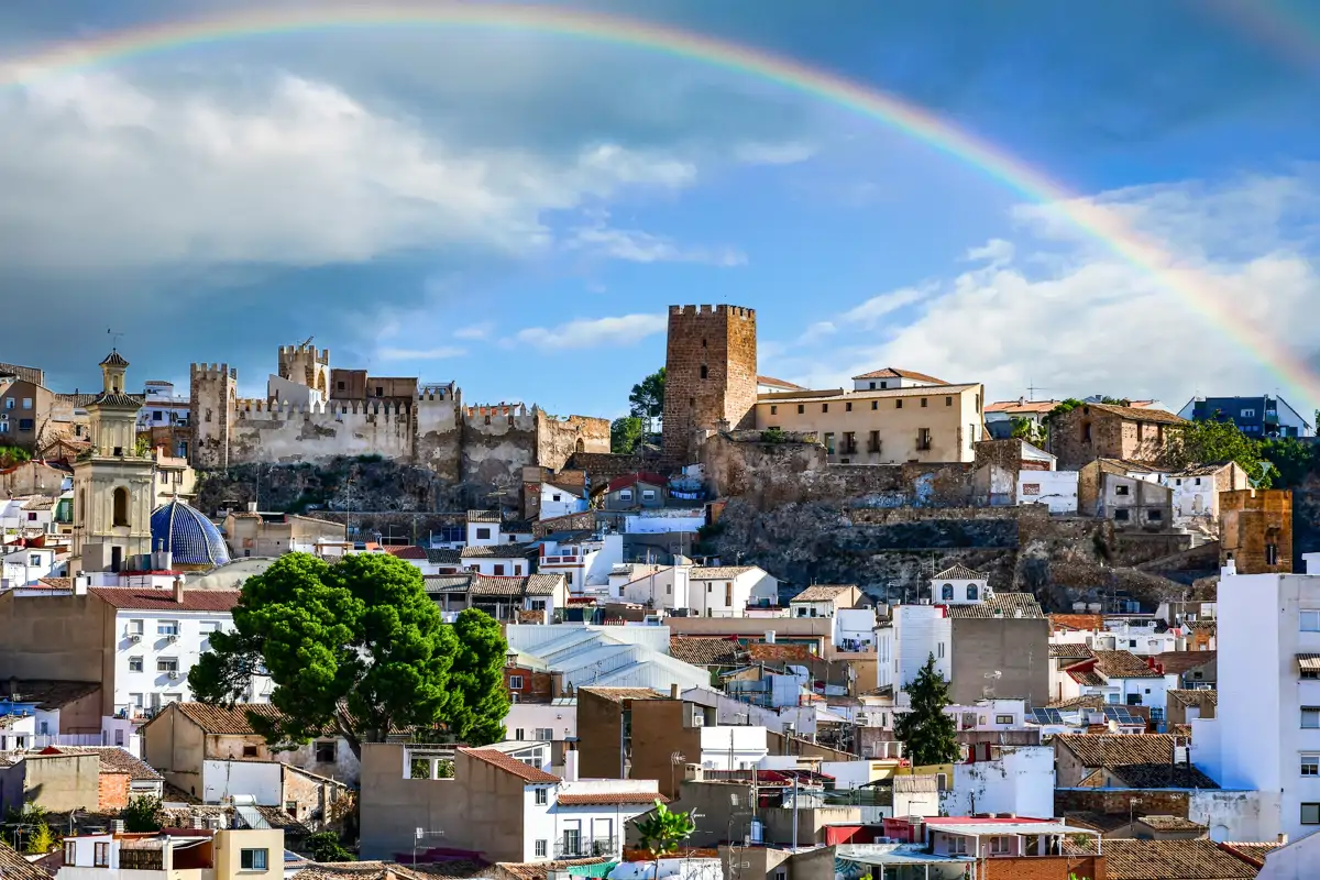 El castillo medieval de este pueblo de València no está abandonado: lo han «okupado» los vecinos 2
