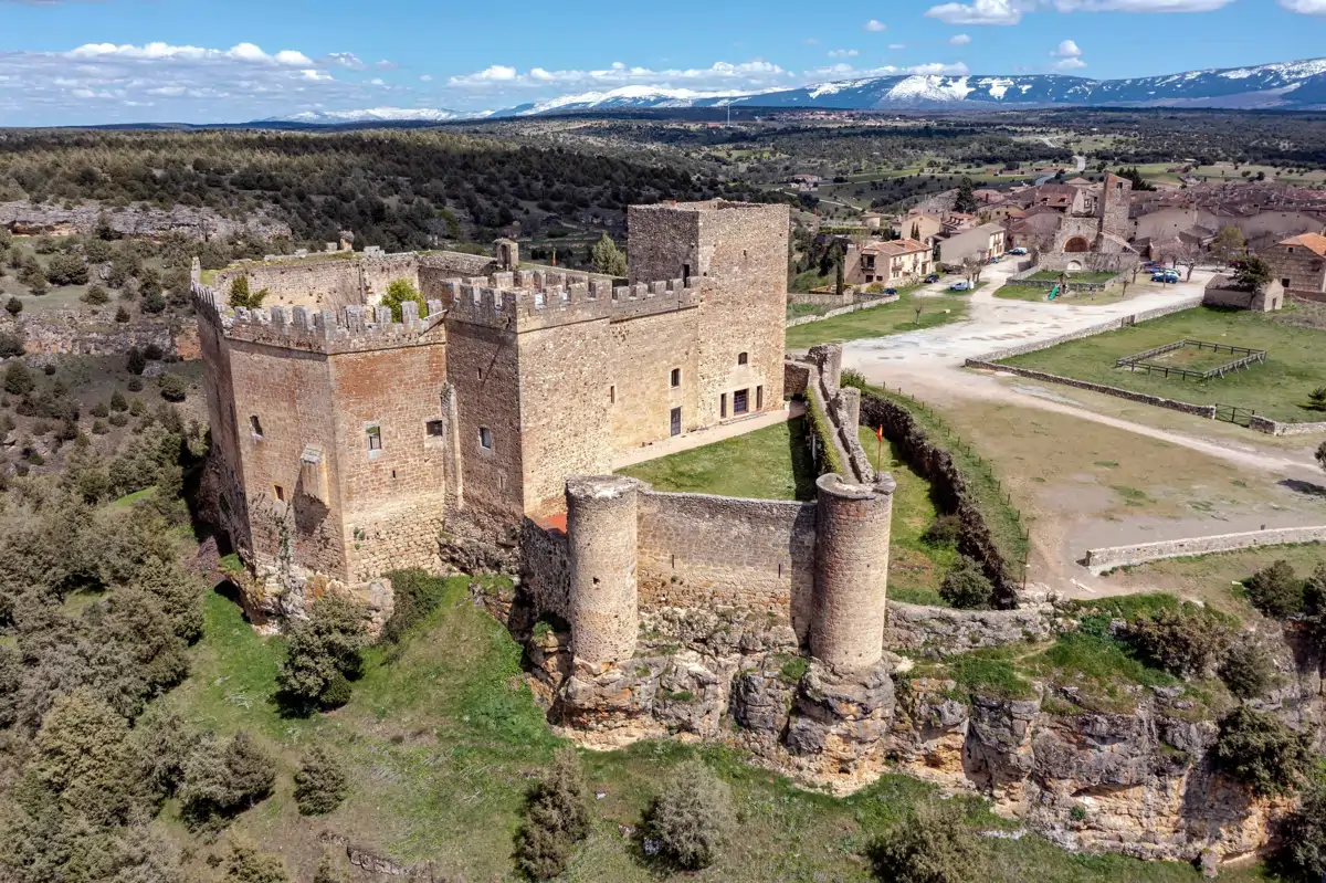 El pueblo de Castilla y León donde Samantha VallejoNájera cumplió